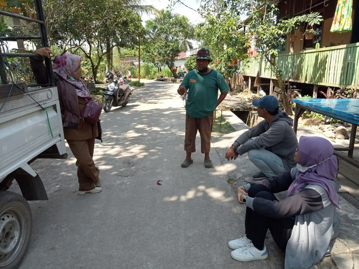 Monitoring pengerjaan Semenisasi Jalan,Drainase,Gorong-gorong, dan Playground