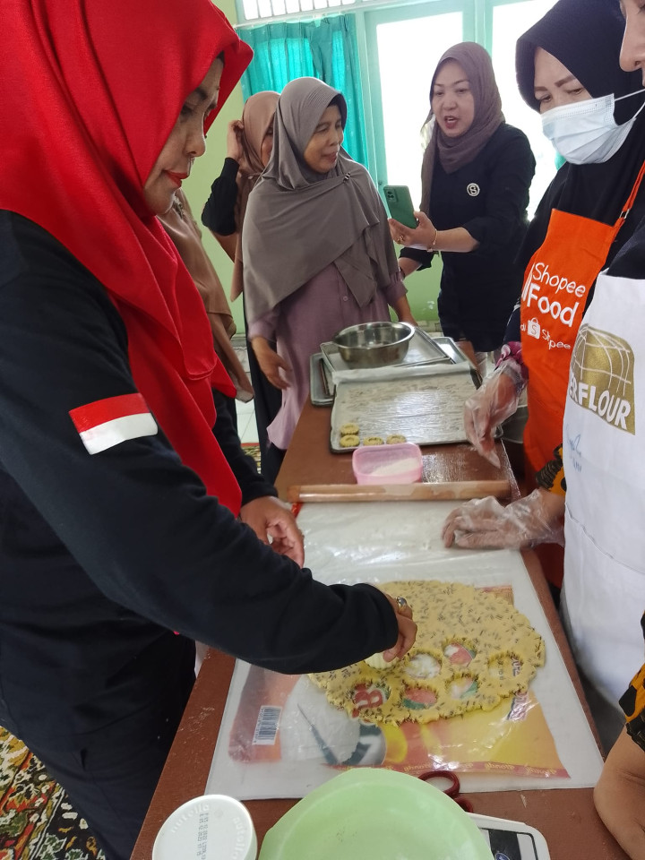 Probebaya Pelatihan pembuatan kue kering
