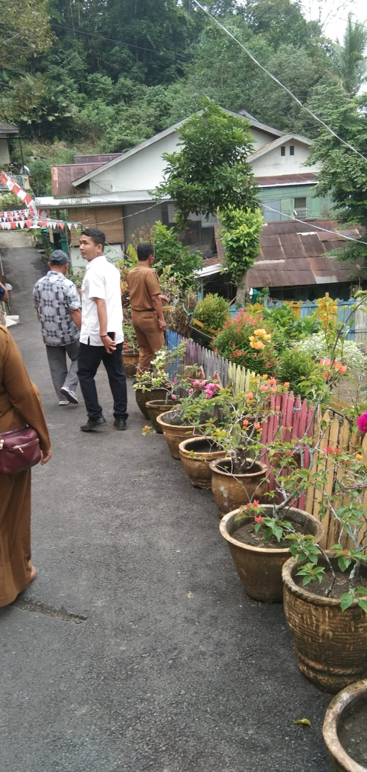 Kunjungan ke kampung salai rt 08 Kelurahan Sambutan