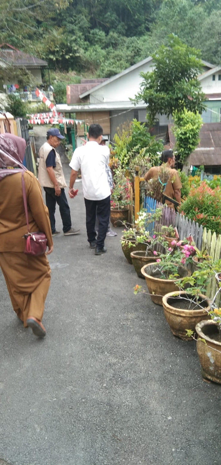 Kunjungan ke kampung salai rt 08 Kelurahan Sambutan