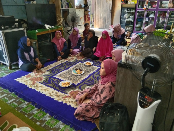 Probebaya Pemberdayaan Pelatihan Promosi Pemasaran dan Kemasan Produk UMKM RT 18