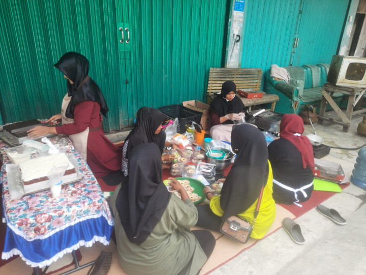 Probebaya bidang Pemberdayaan Pelatihan Bakery di RT 13