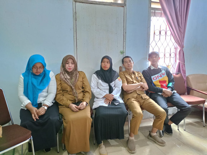 Rapat Staf Kelurahan Sambutan tentang Pelayanan Kelurahan Digital