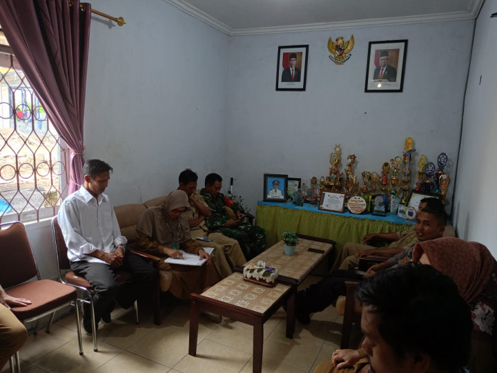 Rapat Staf Kelurahan Sambutan tentang Pelayanan Kelurahan Digital