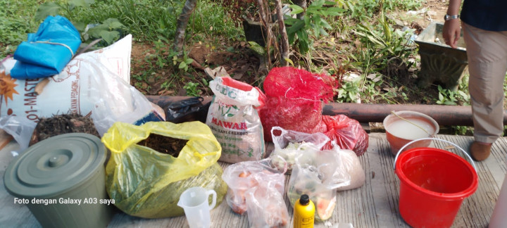 Kegiatan Probebaya Bidang Pemberdayaan Pelatihan Pembuatan Pupuk Kompos POKMAS II