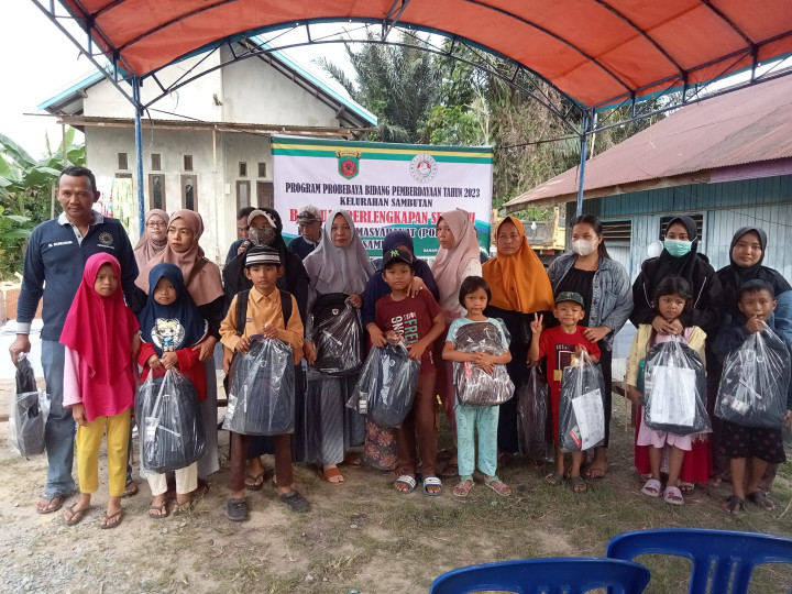 Program probebaya bidang pemberdayaan masyarakat pokmas 1 tahun 2023 Penyerahan Bantuan Perlengkapan Sekolah