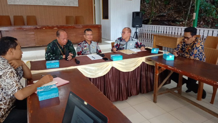 Rapat Koordinasi Terkait Permasalahan Aduan Warga Mengenai Gas Alam di Wilayah RT. 03 dan RT. 04 Kelurahan Sambutan (4 Januari 2024)