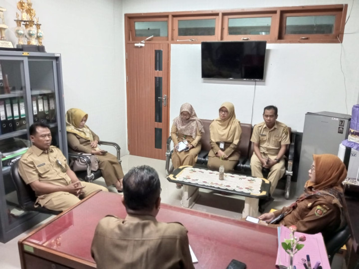 Rapat Koordinasi Pejabat Struktural Kecamatan Sambutan (Senin, 8 Januari 2024)