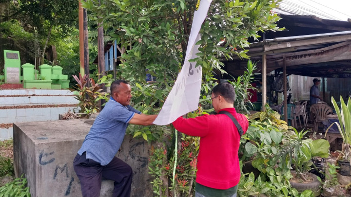 Gotong Royong Pemasangan Umbul-Umbul dalam rangka menyambut Hari Ulang Tahun Kota Samarinda dan Hari Ulang Tahun Pemerintah Kota Samarinda Tahun 2024 (Jum'at, 12 Januari 2024)