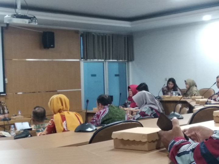 Rapat Koordinasi Retribusi Pembagian Beras CPP Kota Samarinda di Ruang Rapat Sembuyutan Balaikota Samarinda yang dipimpin Oleh Bapak Wakil Walikota Samarinda (Kamis, 18 Januari 2024)