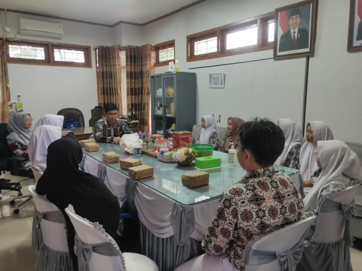 Perpisahan Anak-Anak Praktek Kerja di Kecamatan Sambutan dari SMK Negeri 20 Samarinda (Kamis, 18 Januari 2024)