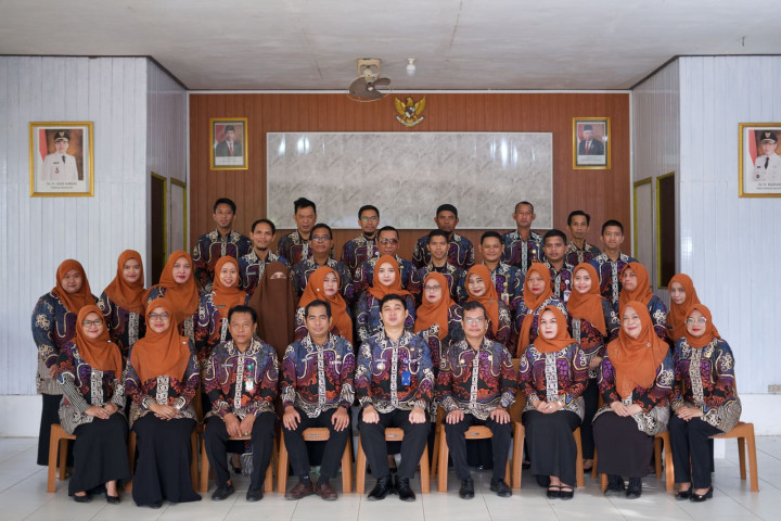 Photo Bersama Aparatur Kecamatan Sambutan (Kamis, 25 Januari 2024)