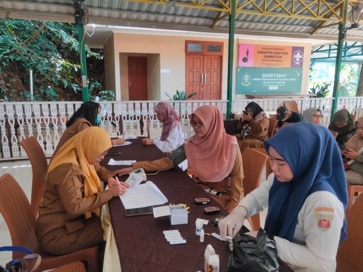 Pemeriksaan Kesehatan dari UPTD Puskesmas Sambutan kepada Aparatur Kecamatan Sambutan (Selasa, 30 Januari 2024)
