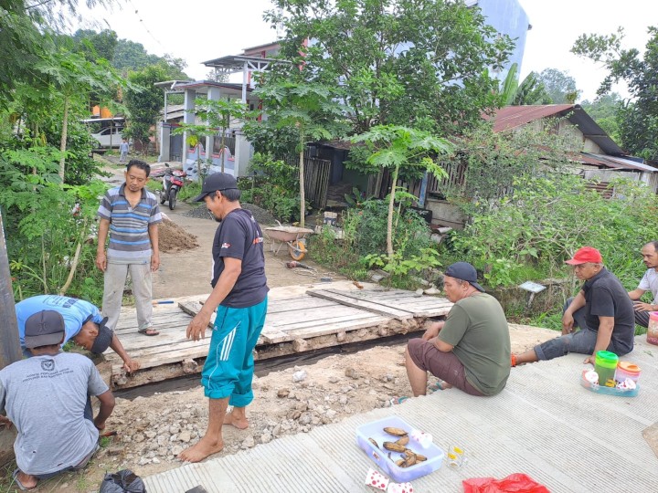 Kegiatan Gotong Royong Kelurahan Sambutan Minggu,  26 Mei 2024