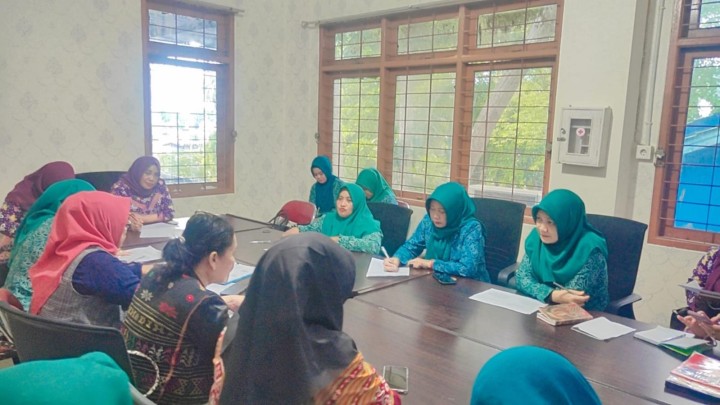 Bimbingan Teknis Pengisian Papan Data Pokja II oleh TP-PKK Kota Samarinda (Rabu, 8 Mei 2024)