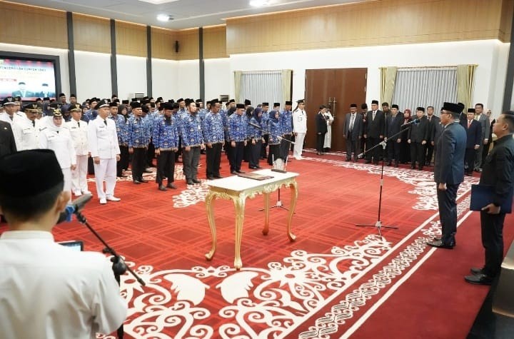 Pelantikan dan Pengambilan Sumpah Janji Jabatan Administrator dan Pengawas (Selasa, 14 Mei 2024)
