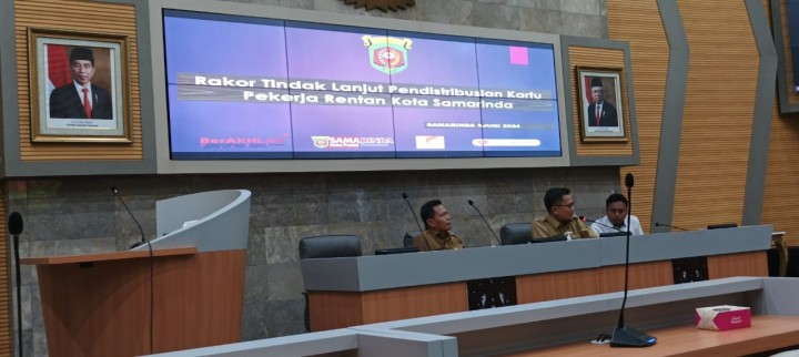 Rapat Koordinasi Tindak Lanjut Pendistribusian Kartu Pekerja Rentan Kota Samarinda (Senin, 3 Juni 2024)