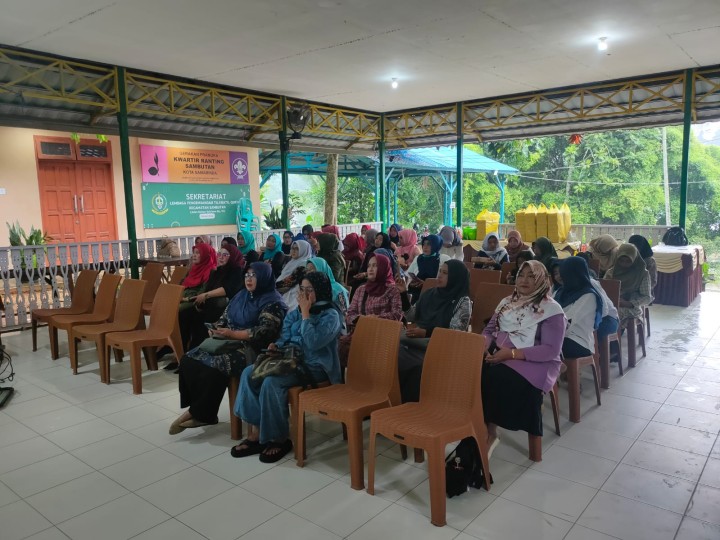 Sosialisasi Peningkatan Pelayanan Keluarga Sejahtera di Aula Kecamatan Sambutan oleh Dinas Pengendalian Penduduk dan Keluarga Berencana Kota Samarinda (Selasa, 11 Juni 2024)