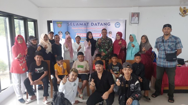 Pelatihan Hidroponik dan Barbershop