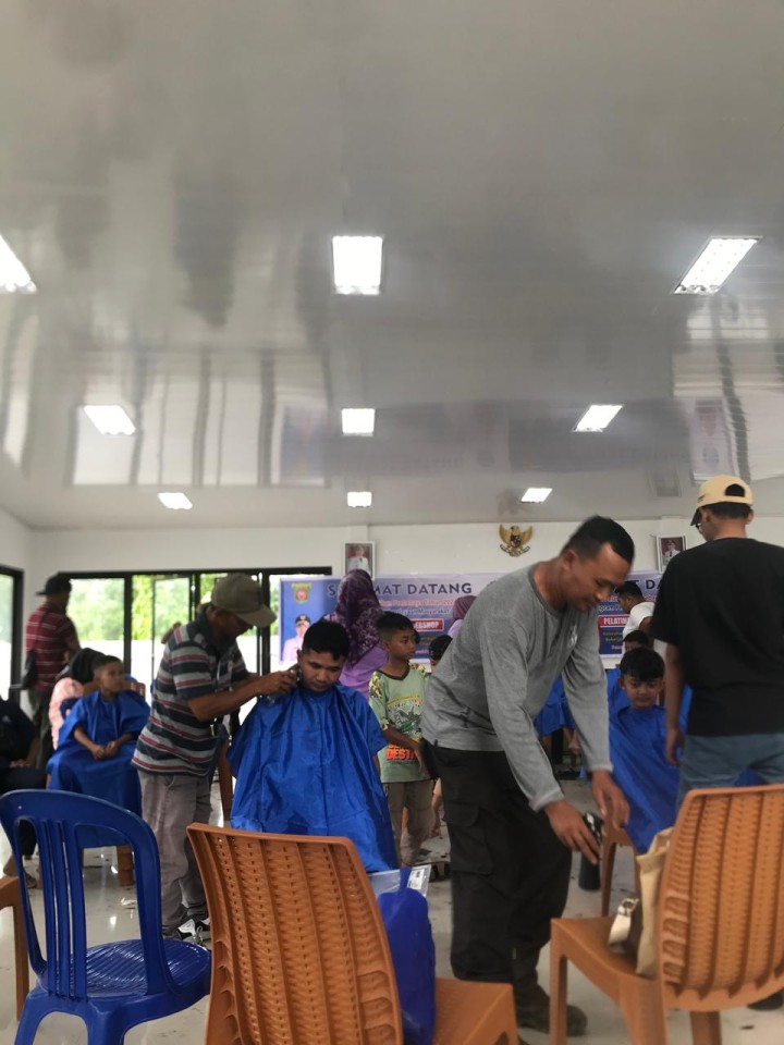 Pelatihan Hidroponik dan Barbershop