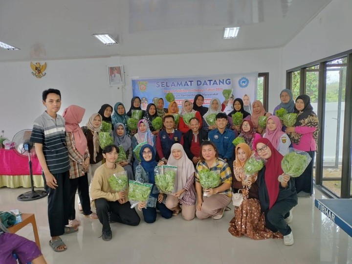 Pelatihan Hidroponik dan Barbershop