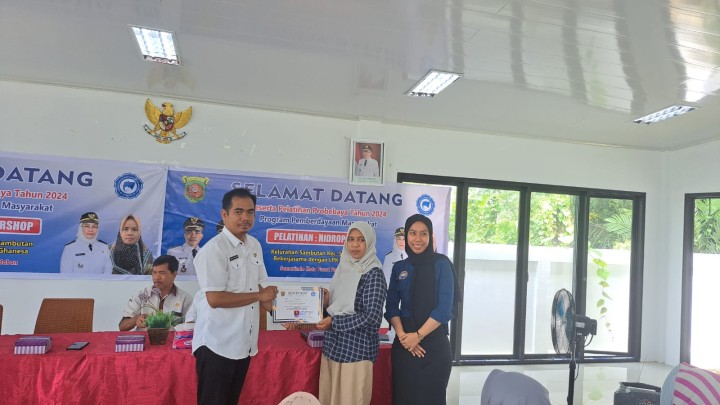 Pelatihan Hidroponik dan Barbershop