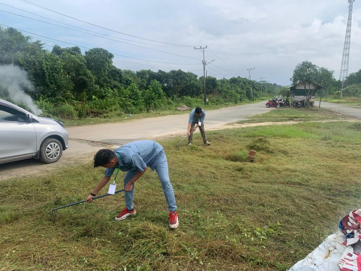 Pelaksanaan Bulan Bhakti Gotong Royong dalam rangka Penilaian Rumah Sehat di Kelurahan Pulau Atas (Minggu, 30 Juni 2024)
