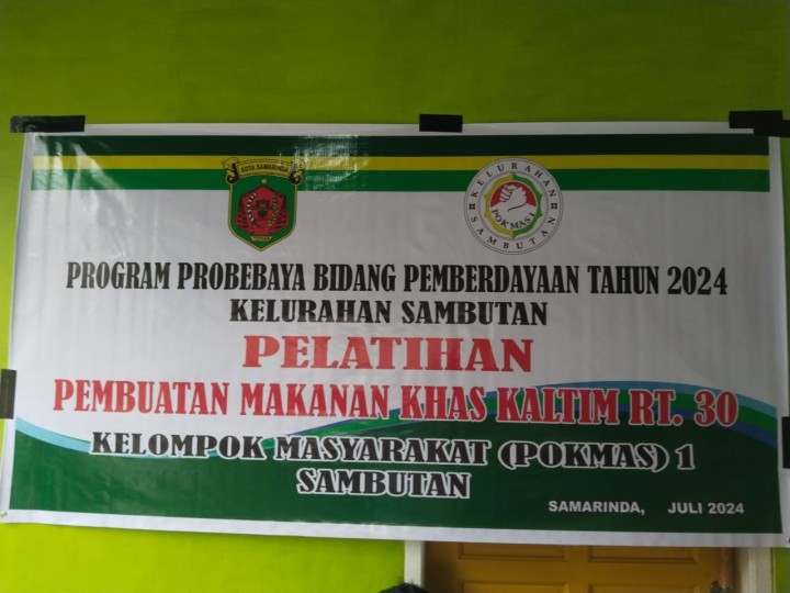 Pembagian Sembako dan Pelatihan pembuatan makanan khas Kaltim program Probebaya bidang Pemberdayaan