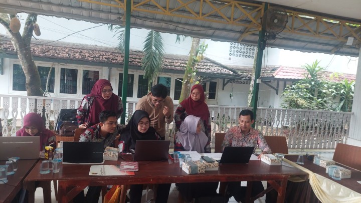 Rapat Koordinasi Mengenai Pelaporan Rekon Keuangan Perbulan dan Pelaporan Barang (IRIS) Kamis, 11 Juli 2024