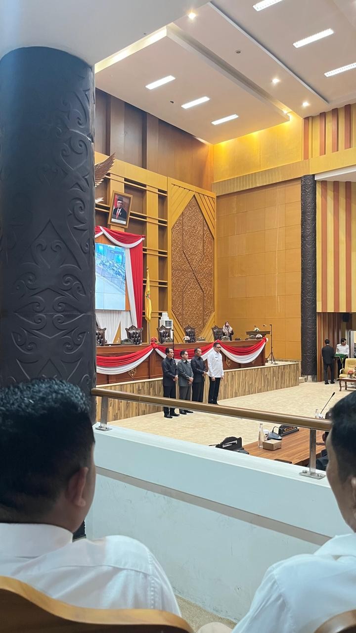 RAPAT PARIPURNA DPRD KOTA SAMARINDA MASA PERSIDANGAN II TAHUN 2024 DENGAN AGENDA PENANDATANGANAN ANTARA WALI KOTA SAMARINDA DENGAN DPRD KOTA SAMARINDA (RABU, 7 AGUSTUS 2024)