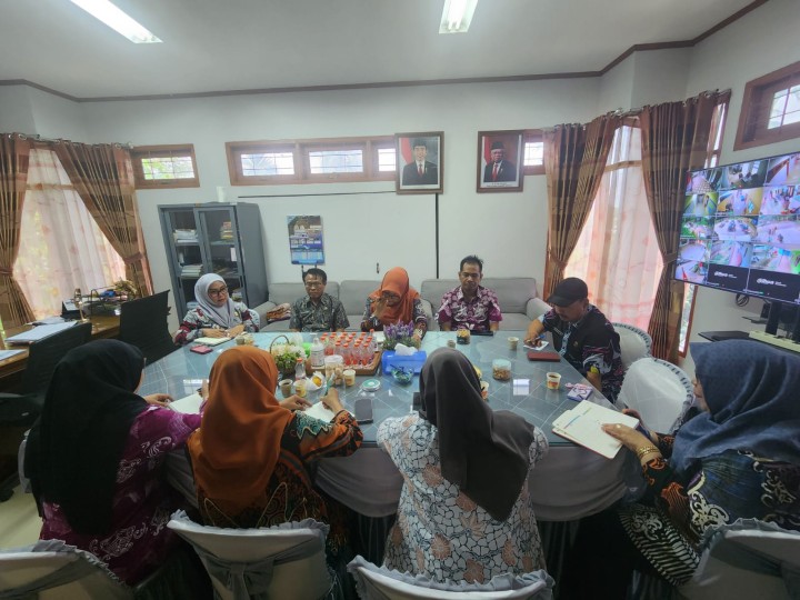 RAPAT KOORDINASI CAMAT BESERTA PEJABAT STRUKTURAL KECAMATAN SAMBUTAN (KAMIS, 15 AGUSTUS 2024)