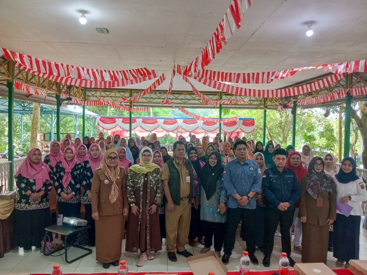 Sosialisasi Pendidikan Politik dengan Tema "Mendorong Kaum Perempuan Untuk Peduli Terhadap Politik dan Demokrasi Menjelang Pilkada 2024" oleh Kesbangpol Kota Samarinda (Selasa, 27 Agustus 2024)