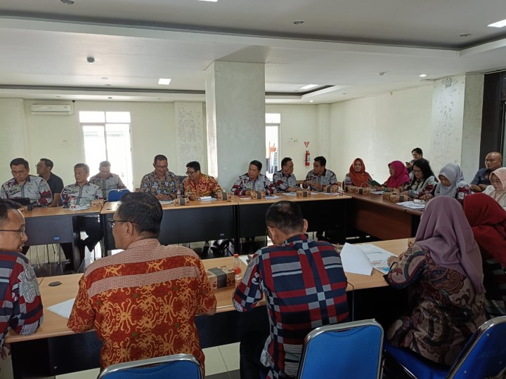 Rapat Konsultasi ke-1 Kegiatan Penyusunan Rencana Pembangunan Industri Kota (RPIK) Samarinda oleh Dinas Koperasi UKM dan Perindustrian Kota Samarinda (Kamis, 29 Agustus 2024)