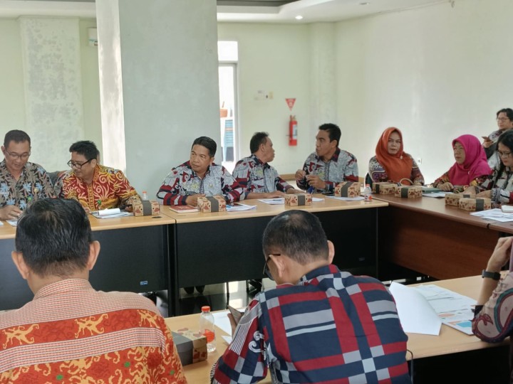 Rapat Konsultasi ke-1 Kegiatan Penyusunan Rencana Pembangunan Industri Kota (RPIK) Samarinda oleh Dinas Koperasi UKM dan Perindustrian Kota Samarinda (Kamis, 29 Agustus 2024)