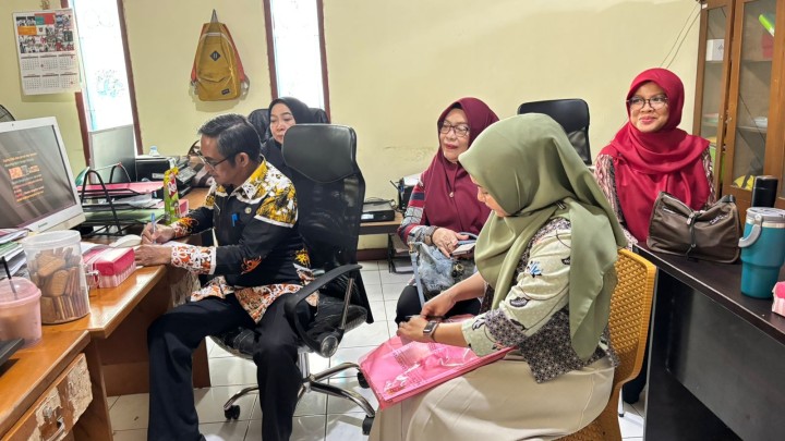Kegiatan Evaluasi Kelurahan, SITAJAM, dan Pembinaan K3 Kecamatan Sambutan