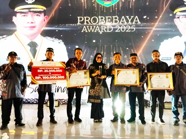 Acara Penganugerahan Probebaya Award 2025 yang dilaksanakan Bagian Tapem bertempat di Plenary Hall Convention Hall Sempaja