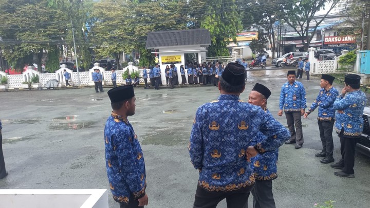 Apel di Taman Makam Pahlawan dalam rangka memperingati HUT KORPRI Ke 54 Tahun