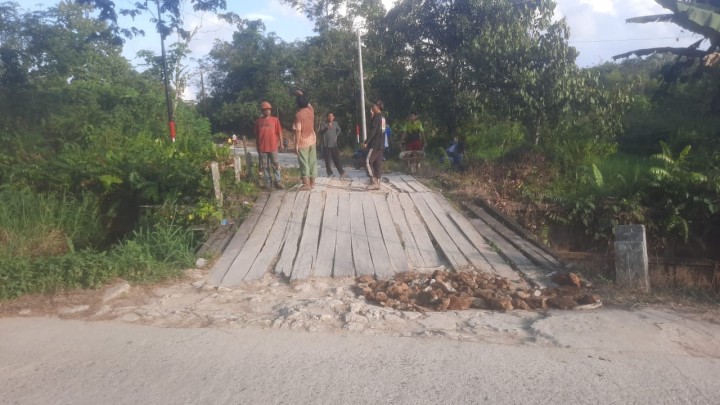 Monitoring gotong royong di wilayah RT.30 Perum SIP Pelita 7 