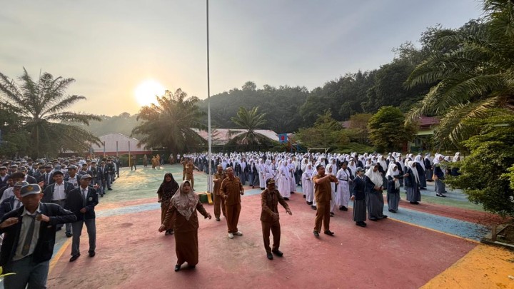 Upacara di SMU N 11