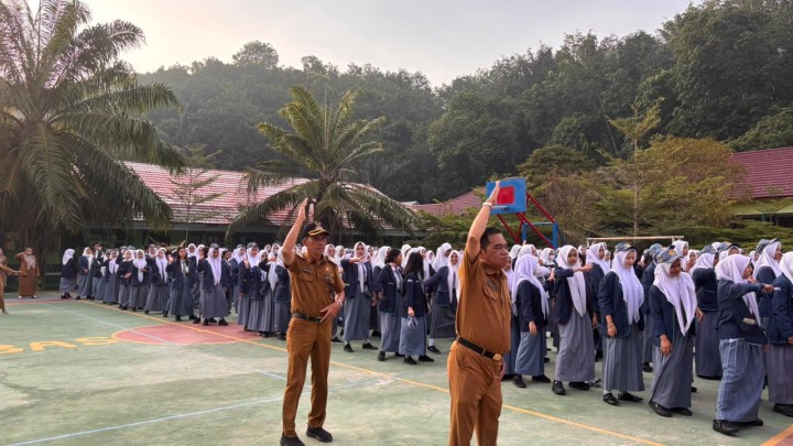 Upacara di SMU N 11