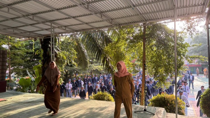 Upacara di SMU N 11