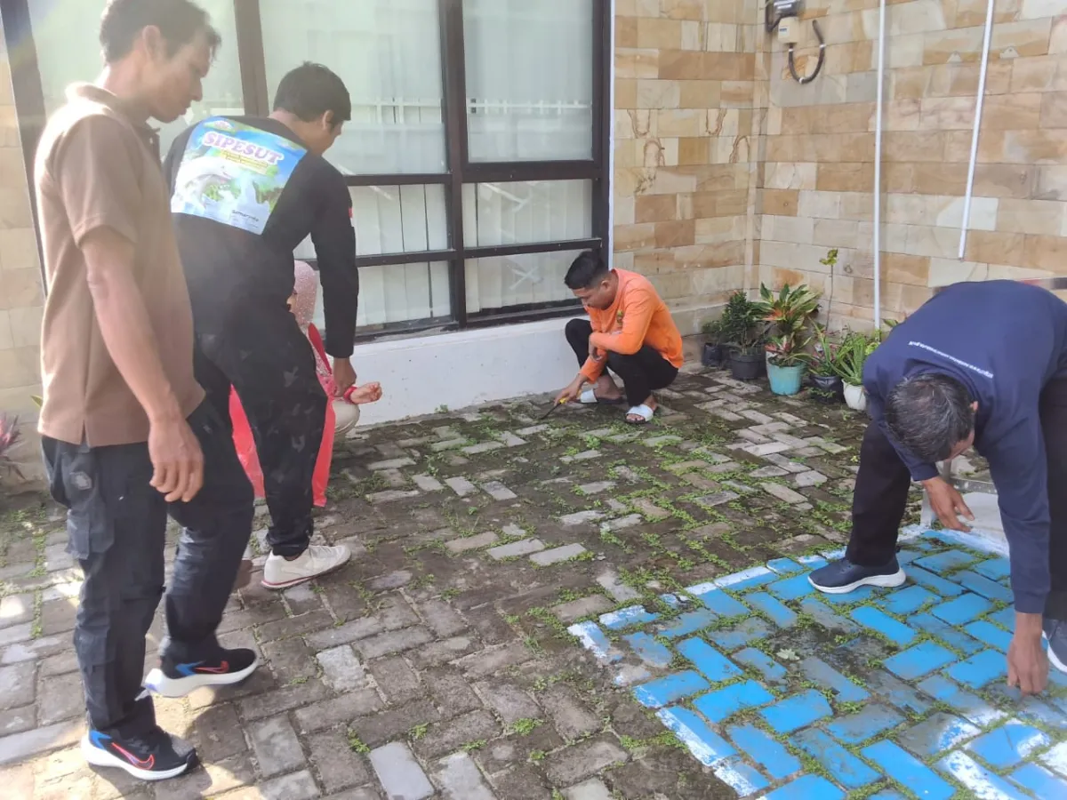 Pelaksanaan Gerakan Indonesia ASRI (Aman, Sehat, Resik, Indah)