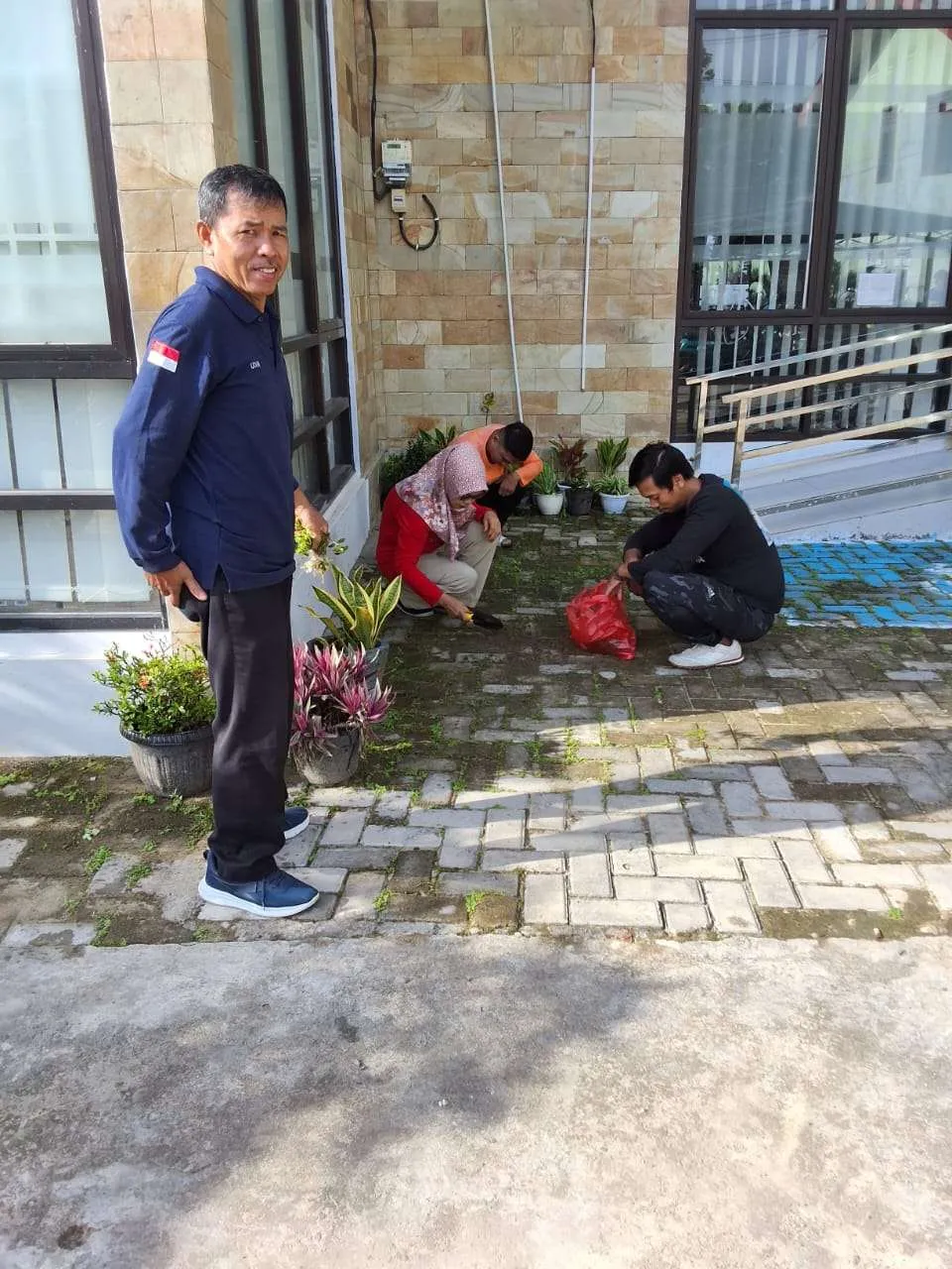 Pelaksanaan Gerakan Indonesia ASRI (Aman, Sehat, Resik, Indah)