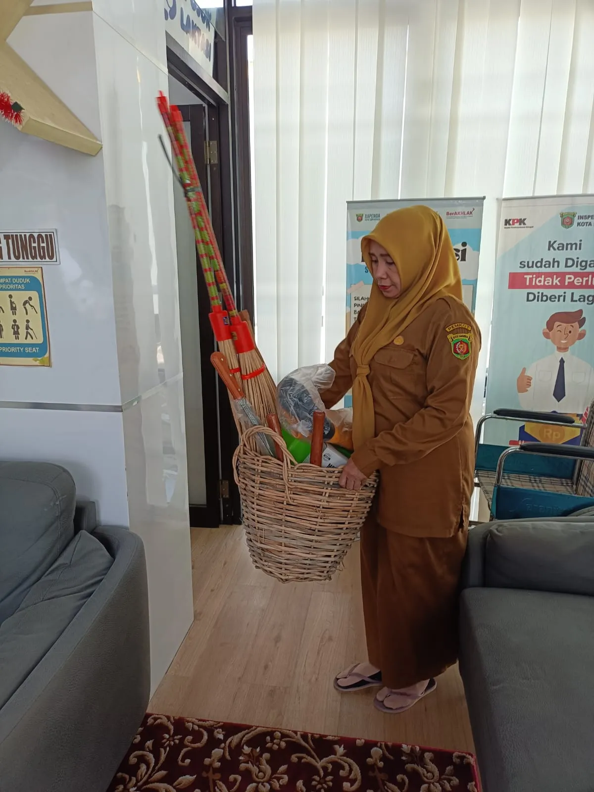 Pelaksanaan Gerakan Indonesia ASRI (Aman, Sehat, Resik, Indah) 