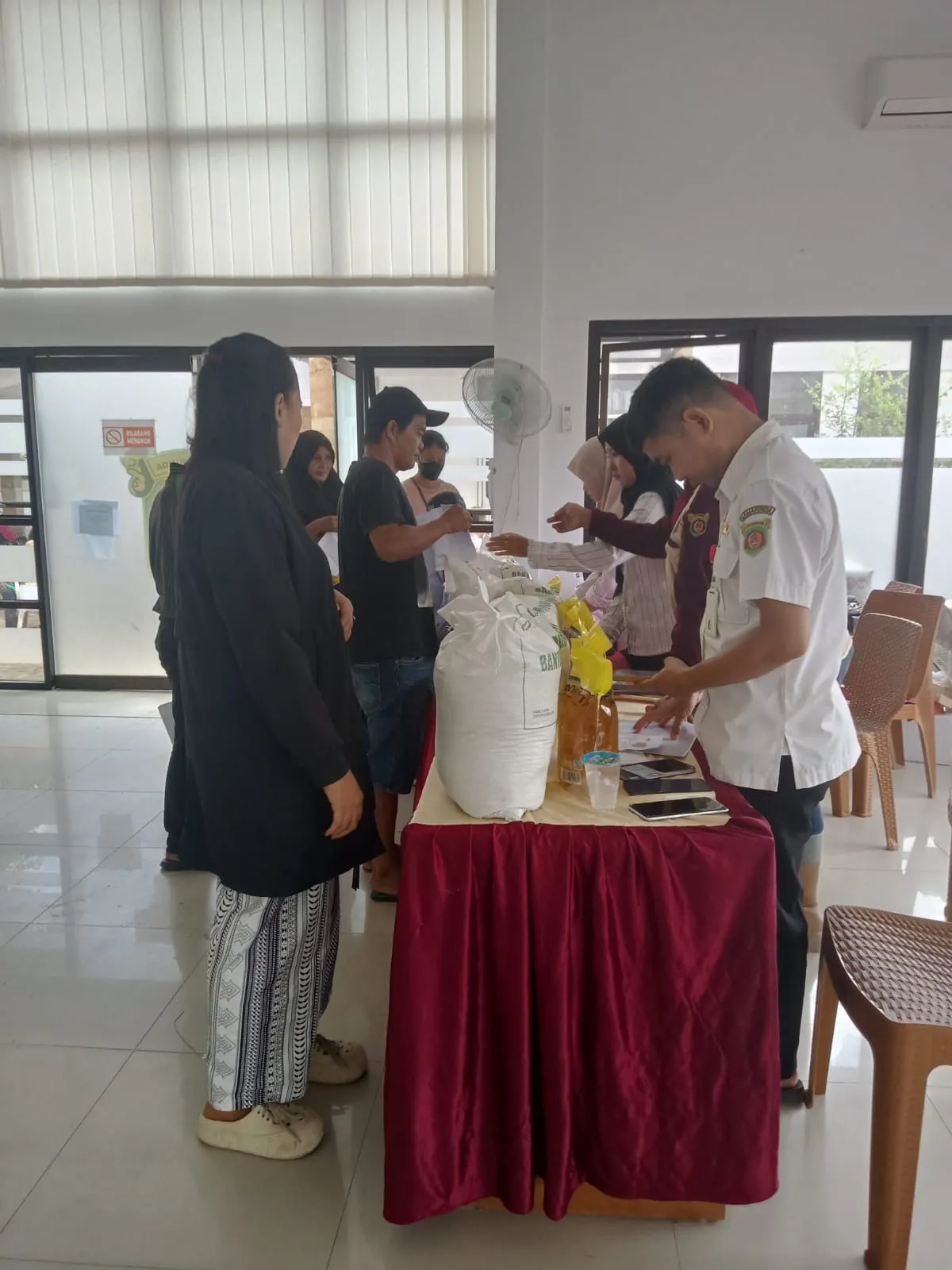 Pendistribusian Bantuan Sosial