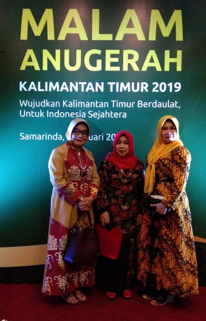 Menghadiri Malam Anugerah Kalimantan Timun Tahun 2019