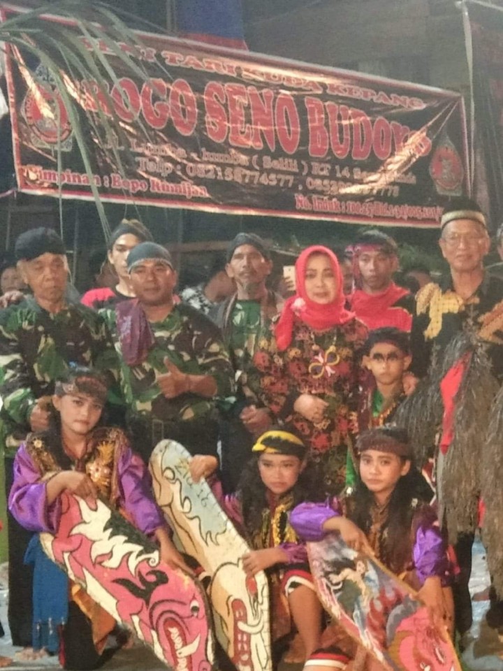 Menghadiri Acara pergelaran Kuda Lumping di RT. 05 Kelurahan Selili