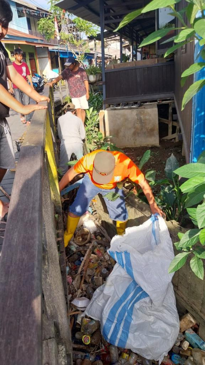 Kegiatan Kerja Bakti di Lingkungan Kelurahan Selili Tahun 2023