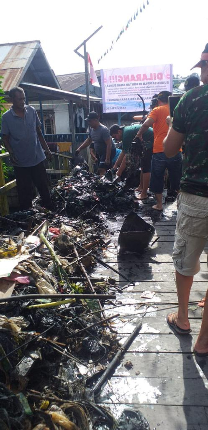 Kegiatan Kerja Bakti di Lingkungan Kelurahan Selili Tahun 2023