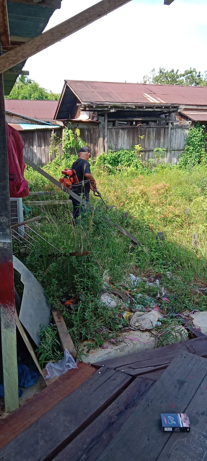 Kegiatan Kerja Bakti di Lingkungan Kelurahan Selili Tahun 2023